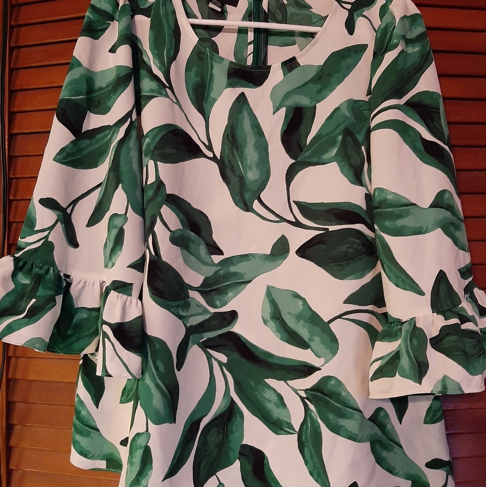 Alfani white blouse green leaf print sz small